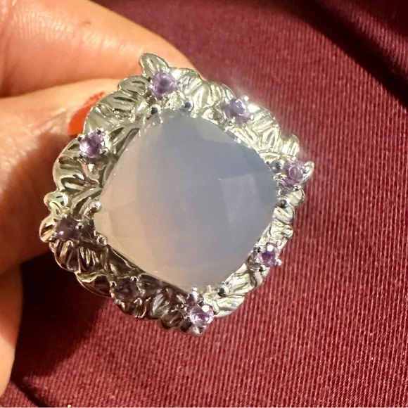 Elegant Sterling Silver stamped 925 and Purple Gemstone Ring - Picture 5 of 12